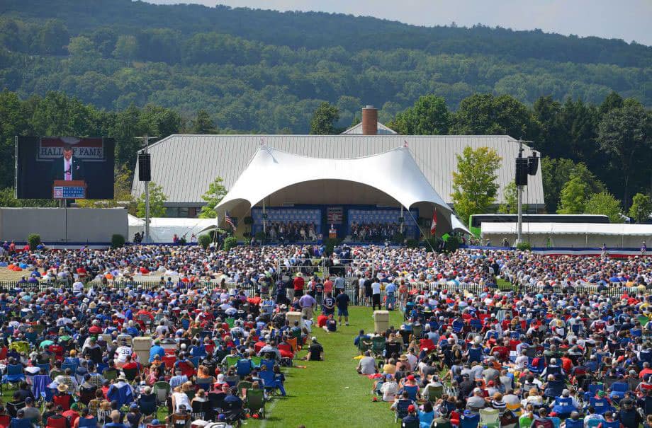 Over 35 Thousand Fans Attend Baseball Hall of Fame Induction