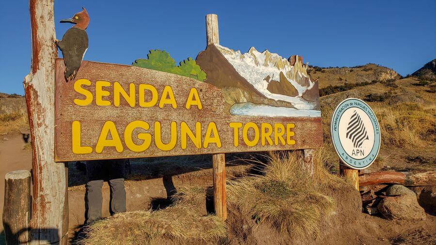 el chalten argentina cerre torre front sign