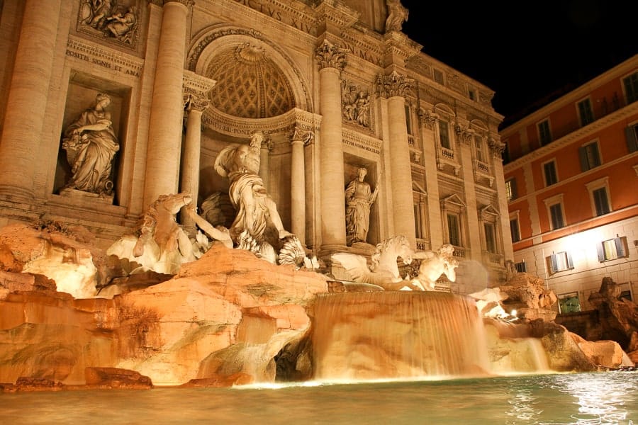 trevi fountain at night rome