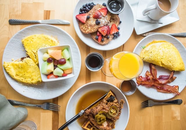 A Local’s Guide to the Best 9 Breakfast in Charleston, SC