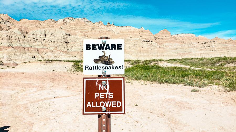 hiking in the badlands south dakota