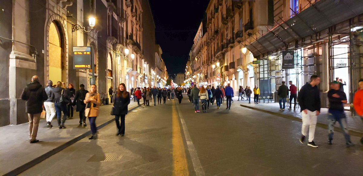 what to do in catania italy main road