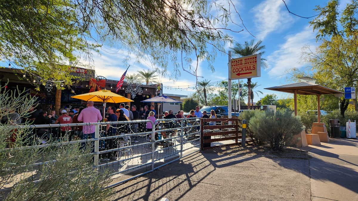 The 6 best dive bars in Scottsdale, Arizona (Ranked By Popularity)