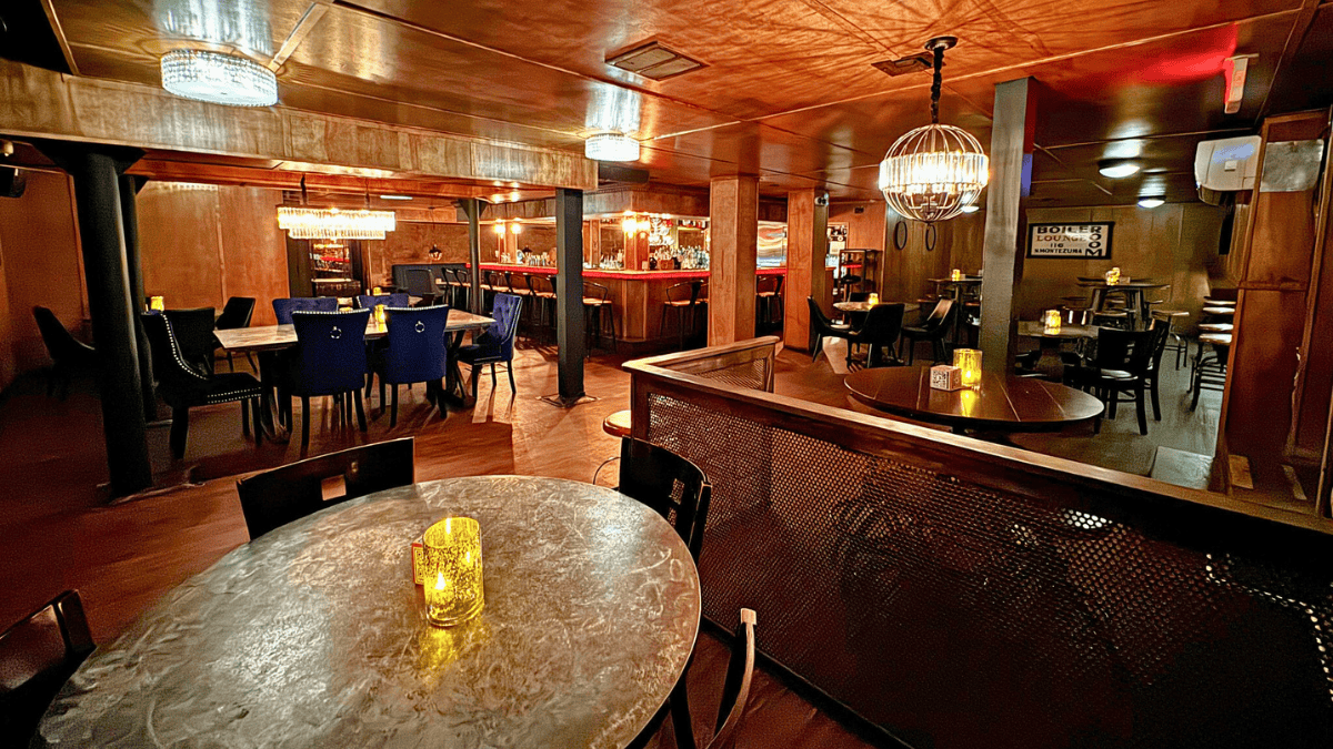 bars in prescott az - Point Bar & Lounge