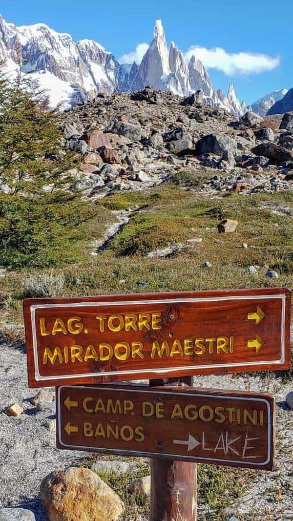 el chalten argentina cerre torre km 8 sign