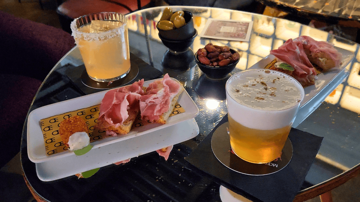 Moebius - cocktail bar in Milan, Italy