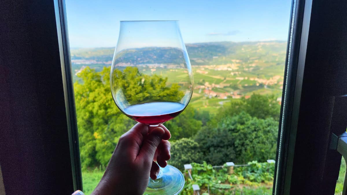 Poderi Marcarini glass with view
