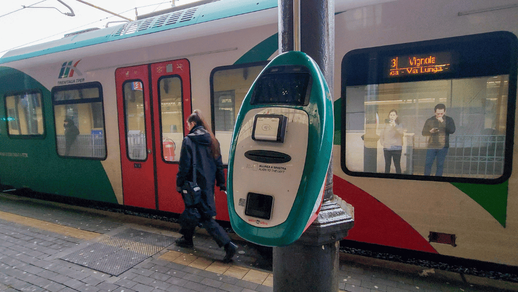 train travel in italy - validation machine