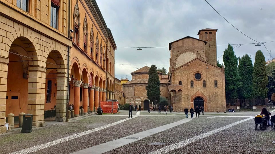 Where to stay in Bologna Italy Santa Stefano